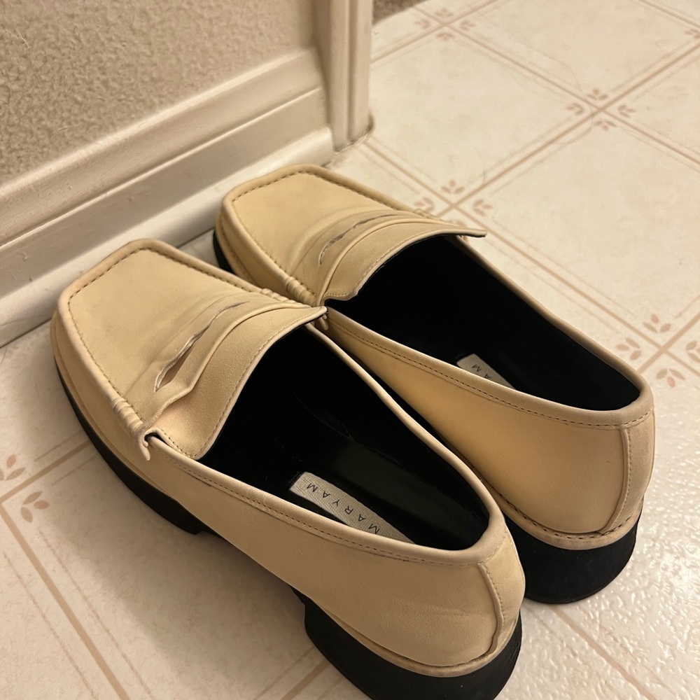 Shop Peche Maryam Loafer